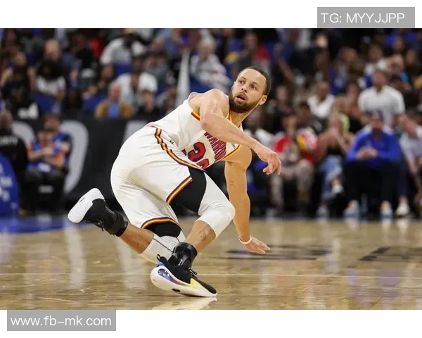 科尔赞波津拉开空间想象库里与他同场的精彩表现